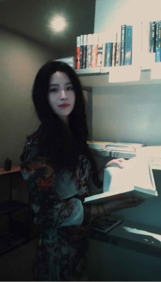 爆料流浪女孩视频网红,网红爆料引发网友热议  第2张